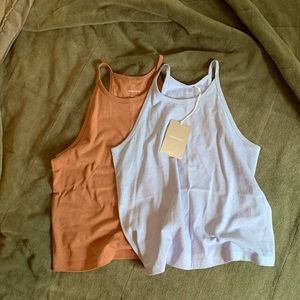 Set of 2 Everlane Tanks